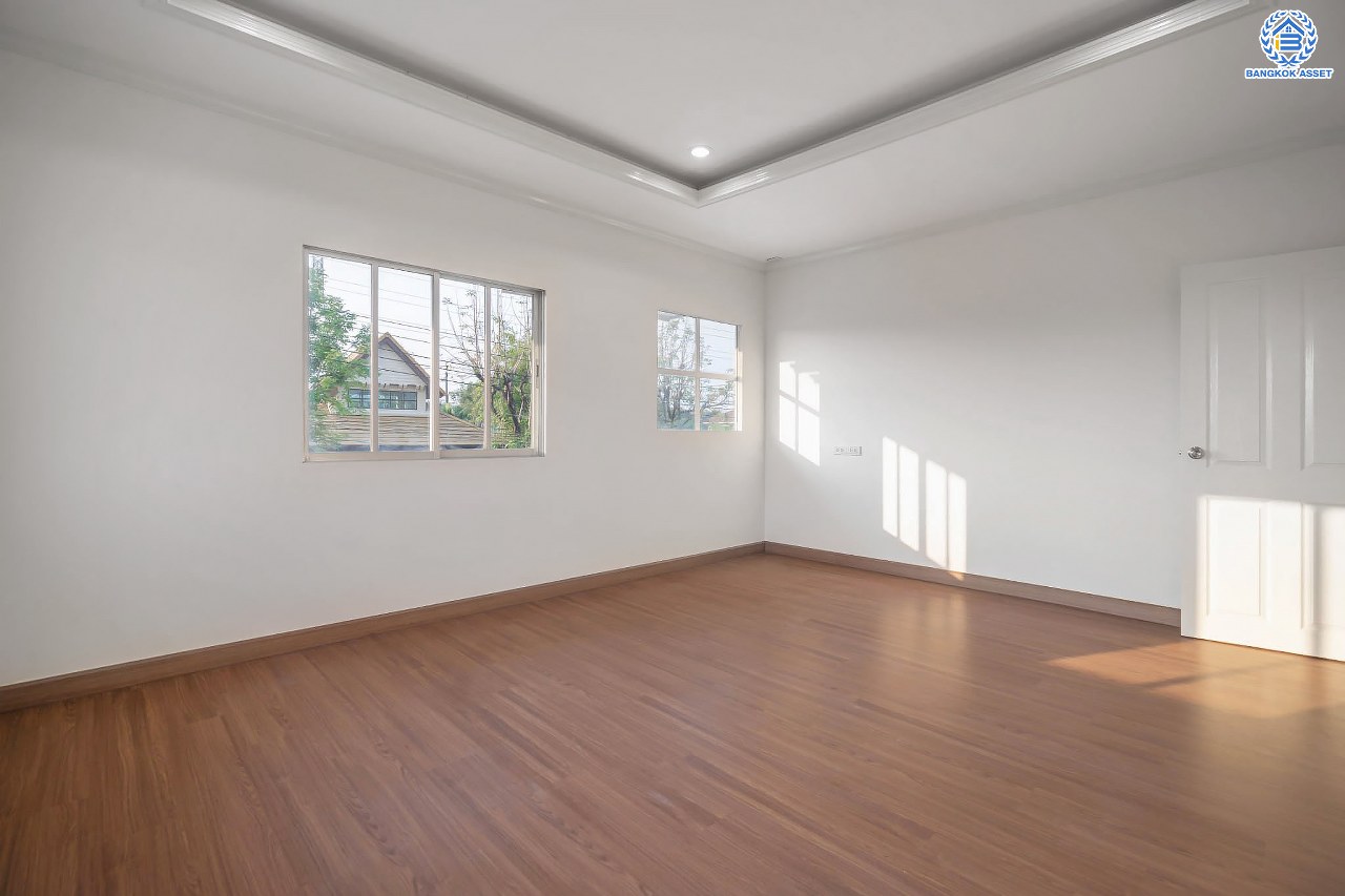 บ้านมือสองตกแต่งใหม่ โครงการ ชัยพฤกษ์ เพชรเกษม81 หลังมุม แบรนด์ Land&Houses พร้อมรองรับทุกความสุข บนเนื้อที่ 63.3 ตร.ว. ฟังก์ชัน 3 ห้องนอน 3 ห้องน้ำ 1 ห้องอเนกประสงค์ 2 ที่จอดรถ ทำเลเดินทางสะดวก เชื่อมต่อถนนเพชรเกษม ถนนมาเจริญ และใกล้ทางด่วน "เพชรเกษม"